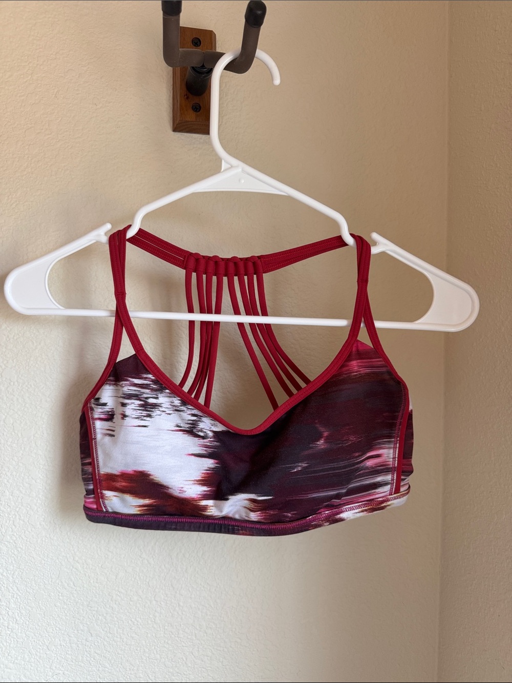 Lululemon Lighten Up Sports Bra